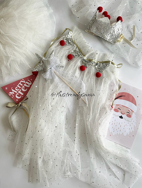 White Cape & Crown, Wand